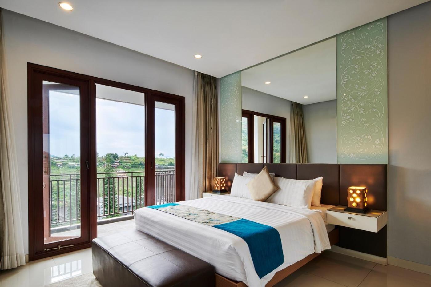 Morning Glory Mountain View 4 Bedrooms With A Private Swimming Pool Bandung