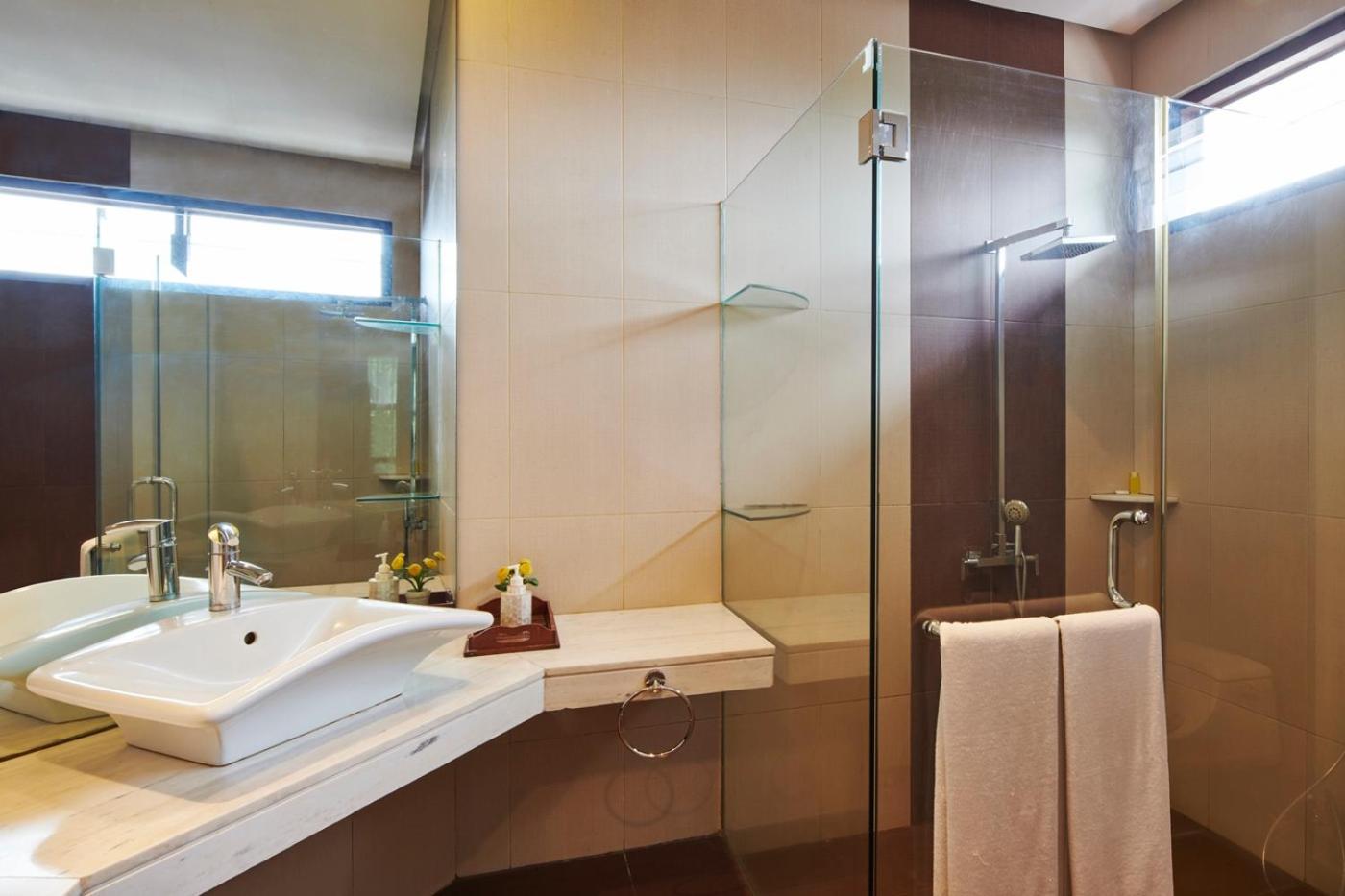 Villa Morning Glory Mountain View 4 Bedrooms With A Private Swimming Pool Bandung