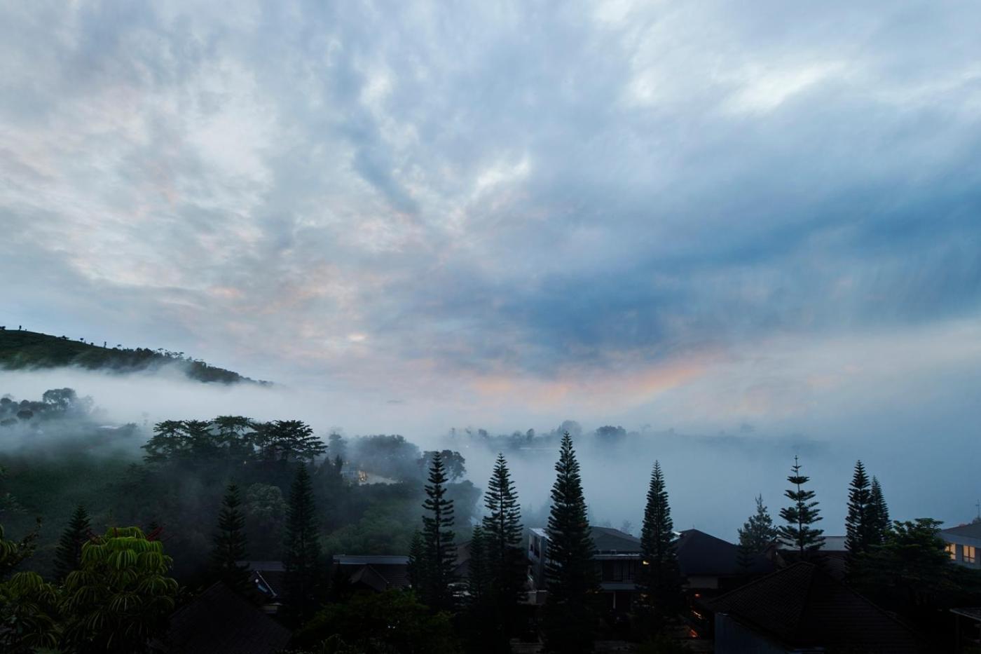 Morning Glory Mountain View 4 Bedrooms With A Private Swimming Pool Villa Bandung