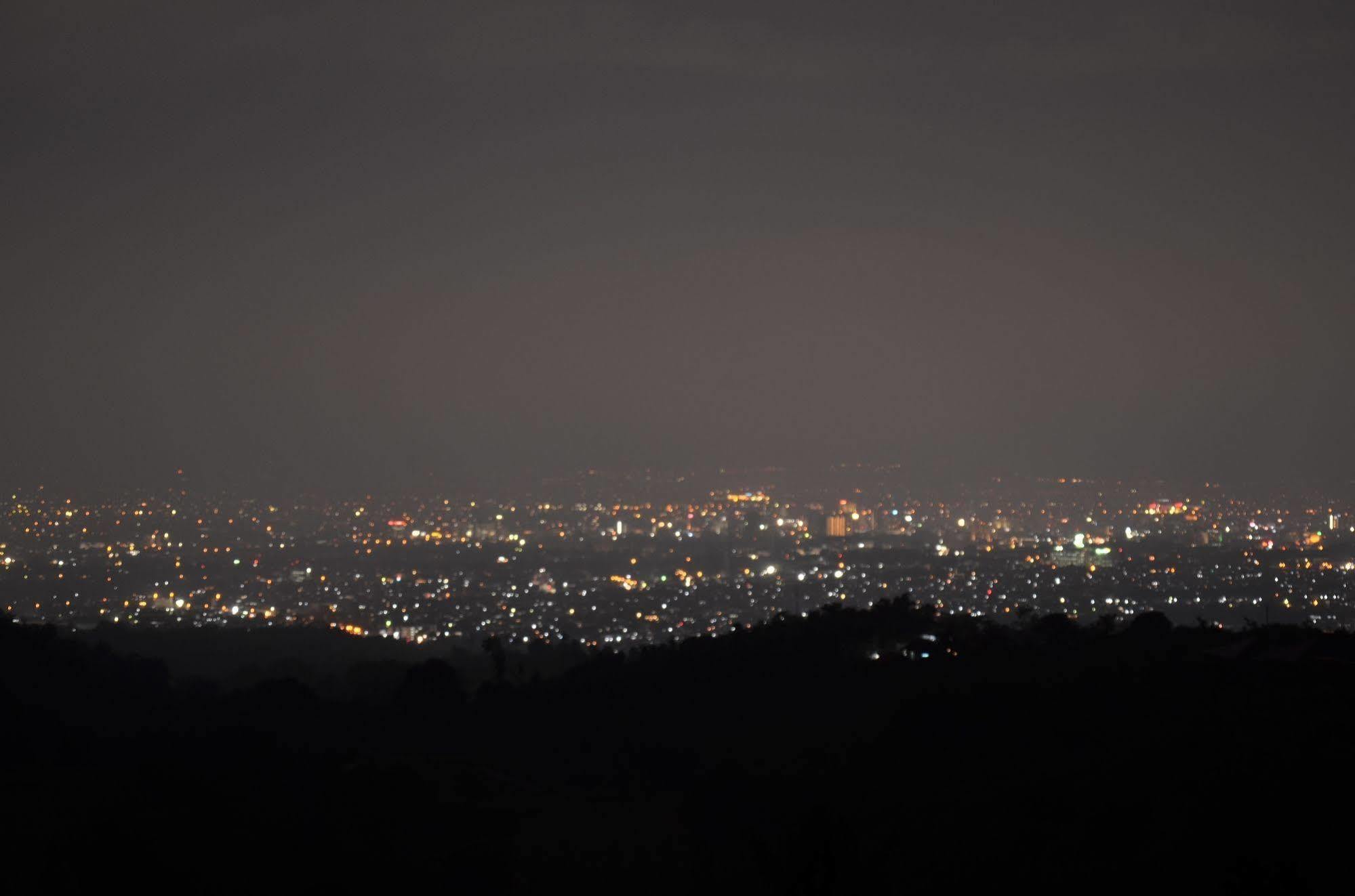 Morning Glory Mountain View 4 Bedrooms With A Private Swimming Pool * Bandung